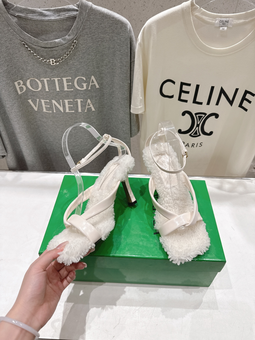 高版本出厂 Bottega Veneta/BV F065 2026ss新款个性羊毛垫脚高跟凉鞋优雅材质运