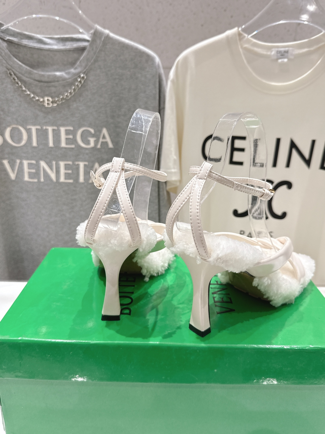 高版本出厂 Bottega Veneta/BV F065 2026ss新款个性羊毛垫脚高跟凉鞋优雅材质运