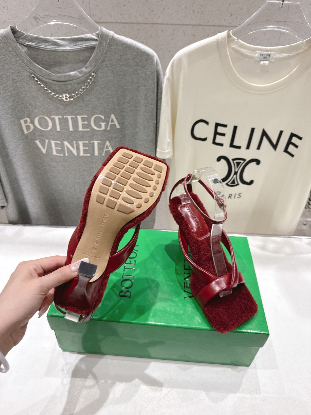 高版本出厂 Bottega Veneta/BV F065 2026ss新款个性羊毛垫脚高跟凉鞋优雅材质运