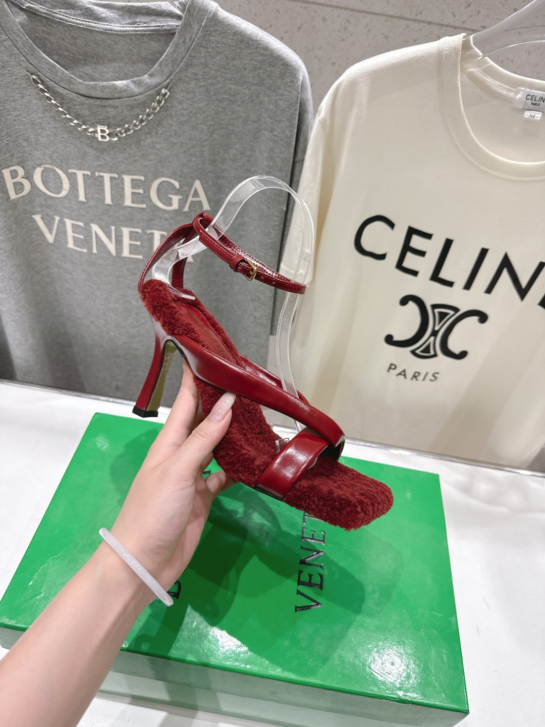 高版本出厂 Bottega Veneta/BV F065 2026ss新款个性羊毛垫脚高跟凉鞋优雅材质运