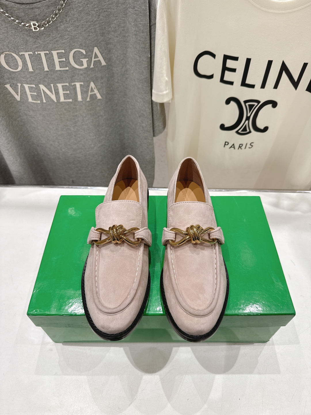 高版本出厂 Bottega Veneta/BV F065 2026ss新款老钱风荔枝纹皮鎏金扣饰平底乐福