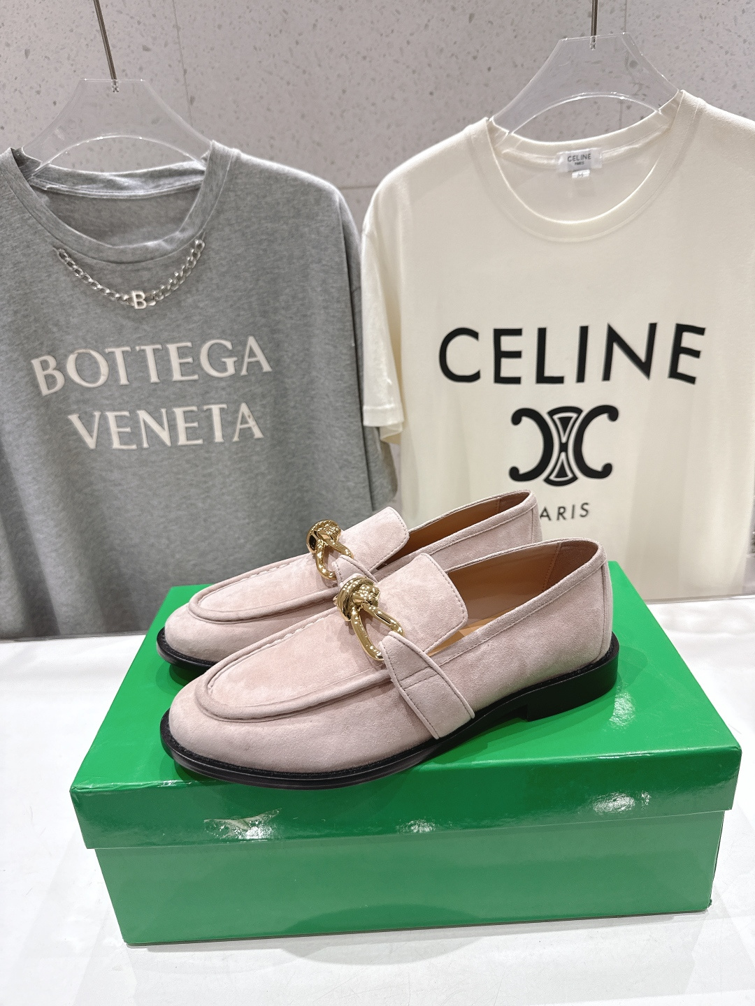 高版本出厂 Bottega Veneta/BV F065 2026ss新款老钱风荔枝纹皮鎏金扣饰平底乐福