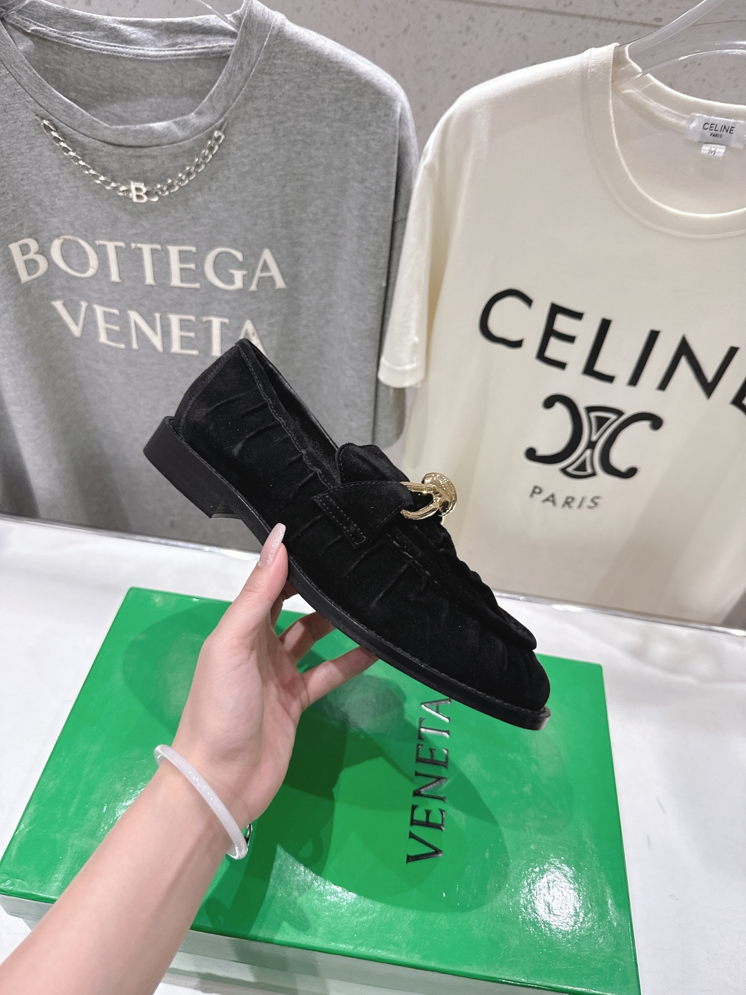 高版本出厂 Bottega Veneta/BV F065 2026ss新款老钱风褶皱皮鎏金扣饰平底乐福鞋