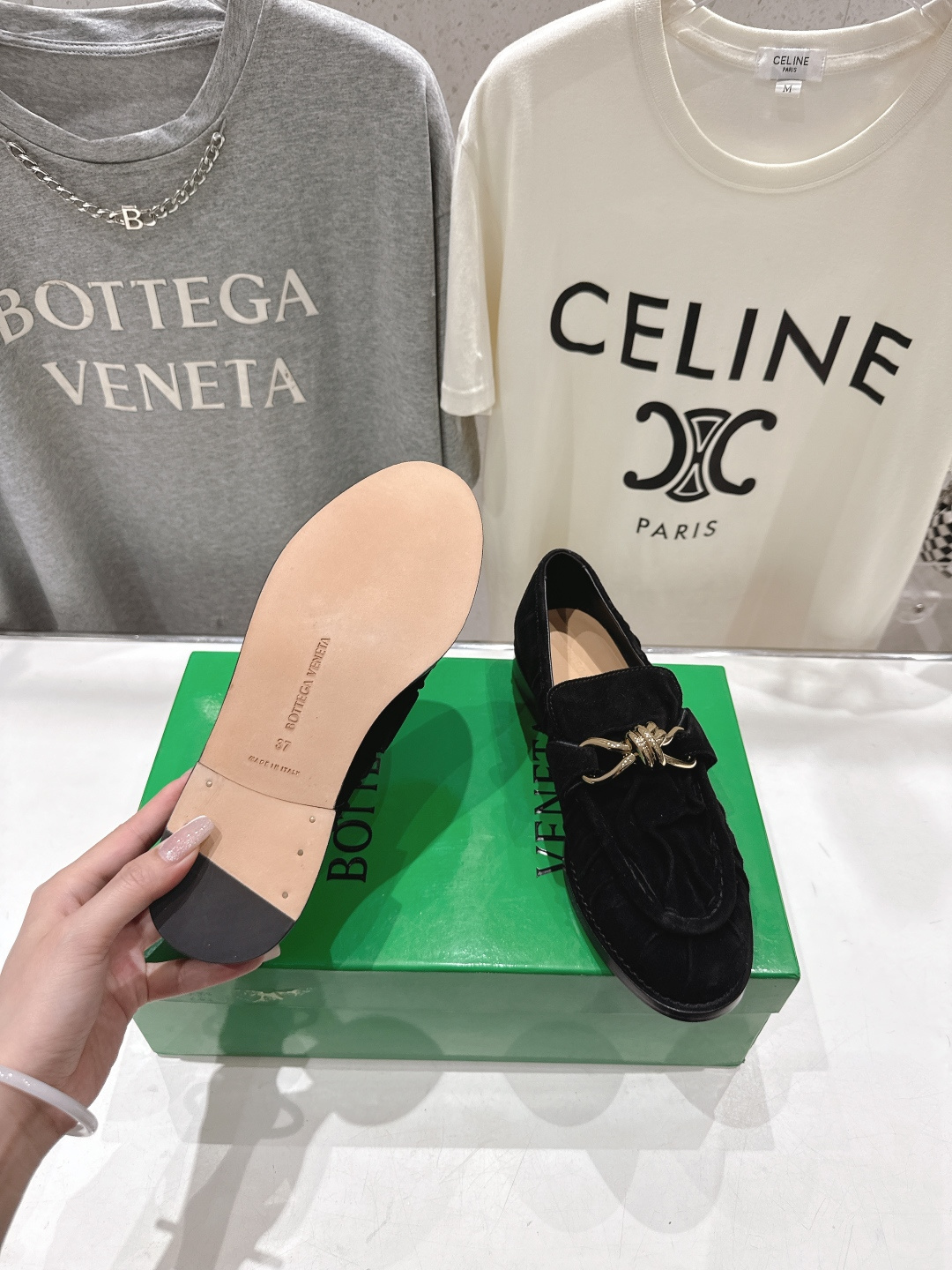 高版本出厂 Bottega Veneta/BV F065 2026ss新款老钱风褶皱皮鎏金扣饰平底乐福鞋