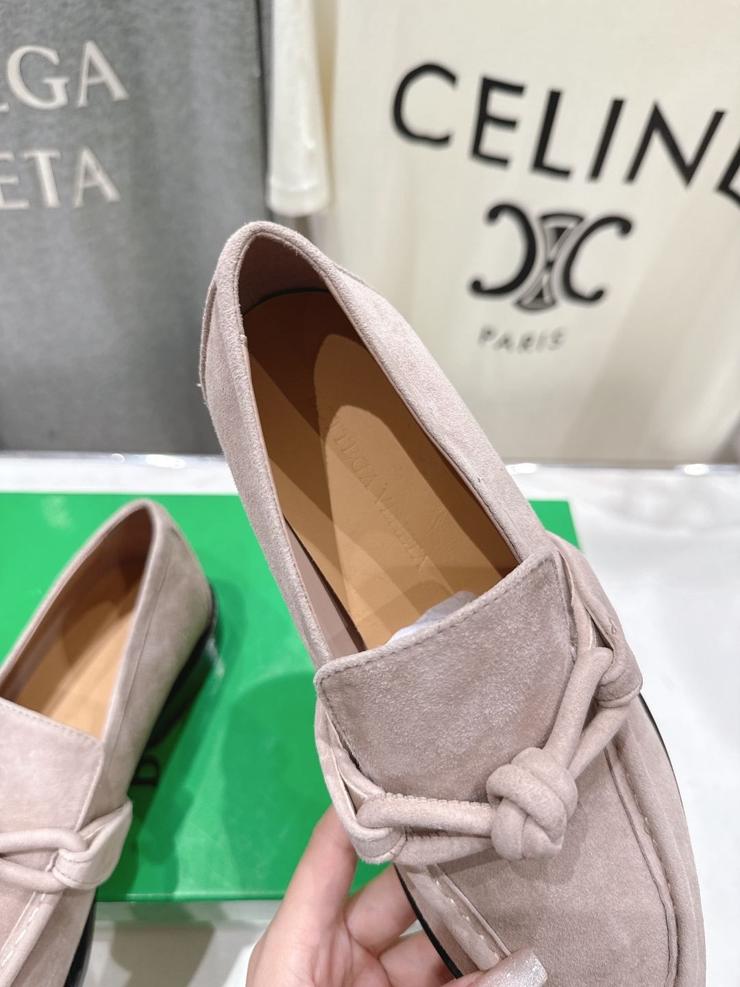 高版本出厂 Bottega Veneta/BV F065 2026ss新款老钱风荔枝纹皮绳结扣饰平底乐福