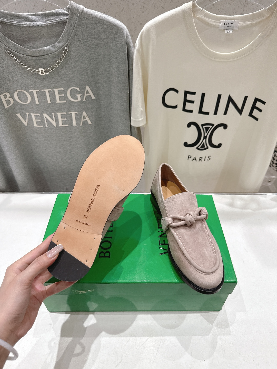 高版本出厂 Bottega Veneta/BV F065 2026ss新款老钱风荔枝纹皮绳结扣饰平底乐福