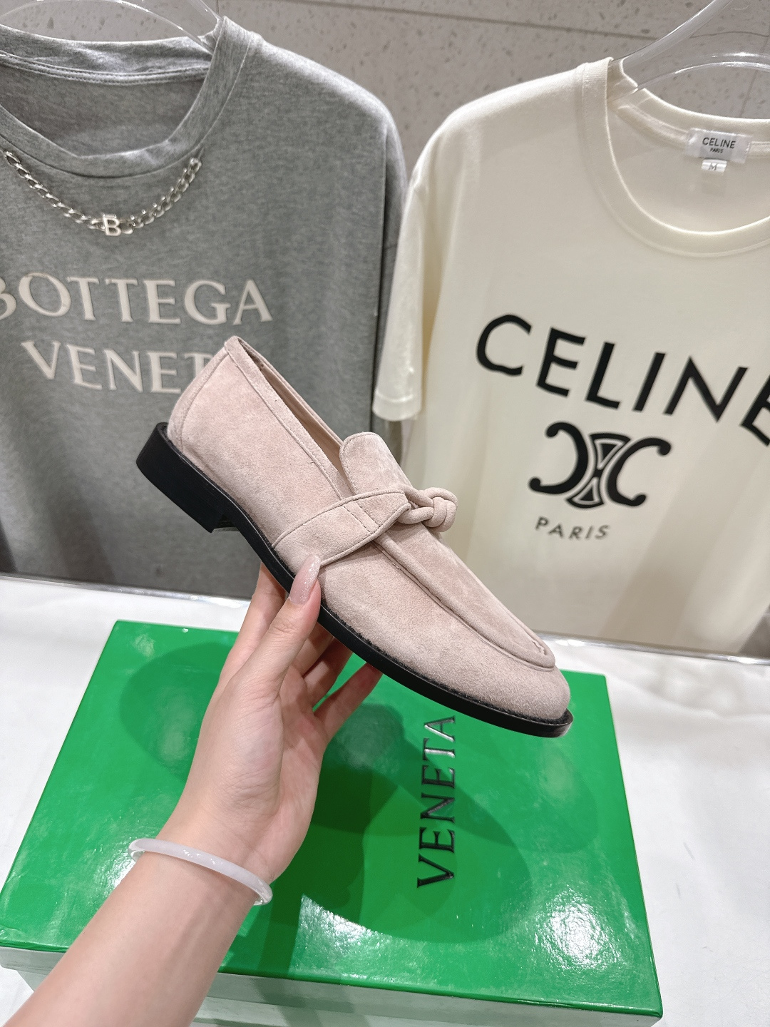 高版本出厂 Bottega Veneta/BV F065 2026ss新款老钱风荔枝纹皮绳结扣饰平底乐福