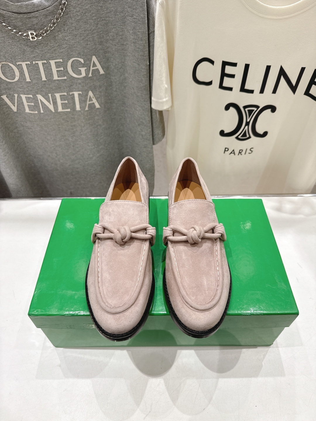 高版本出厂 Bottega Veneta/BV F065 2026ss新款老钱风荔枝纹皮绳结扣饰平底乐福