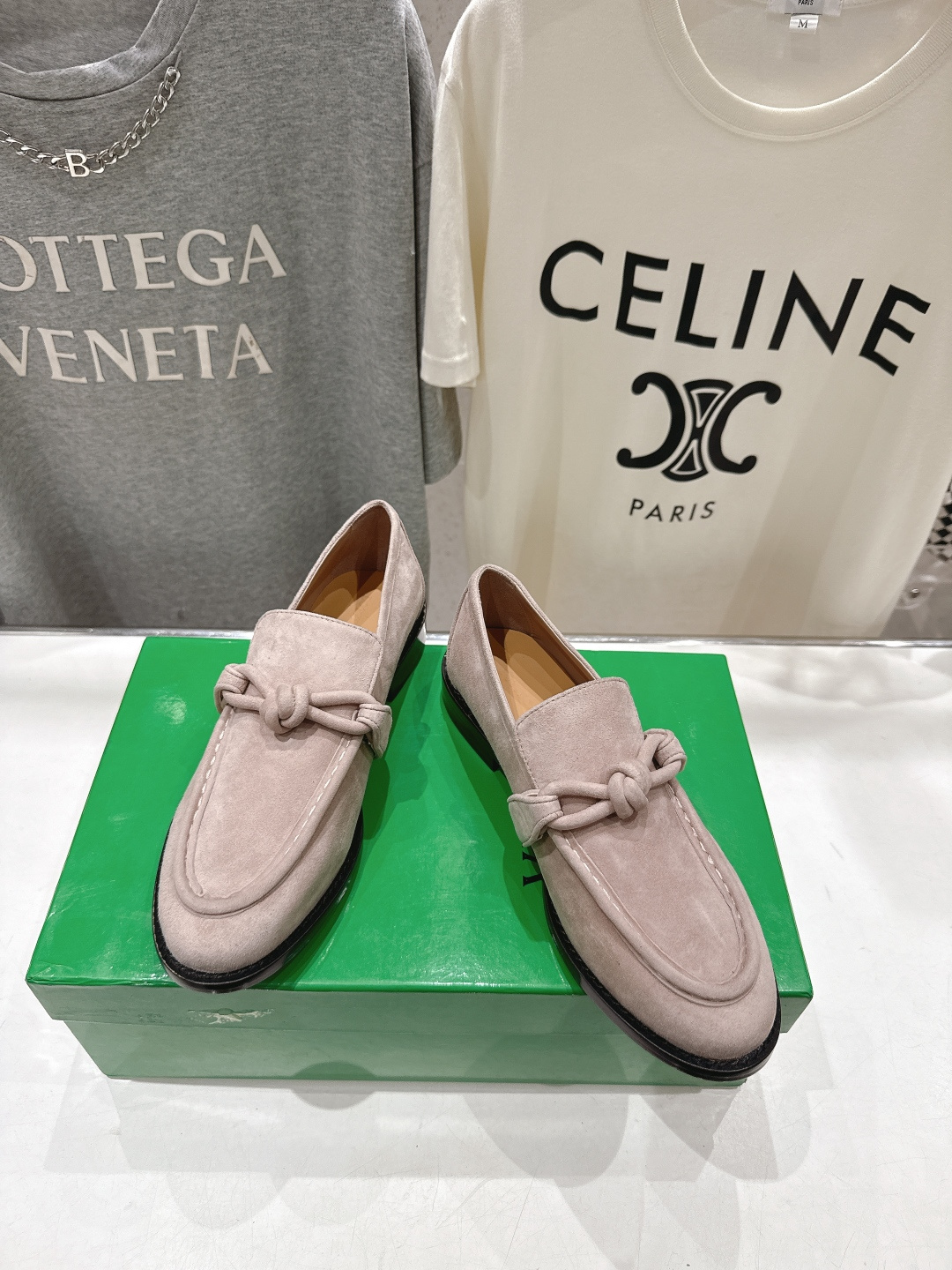 高版本出厂 Bottega Veneta/BV F065 2026ss新款老钱风荔枝纹皮绳结扣饰平底乐福