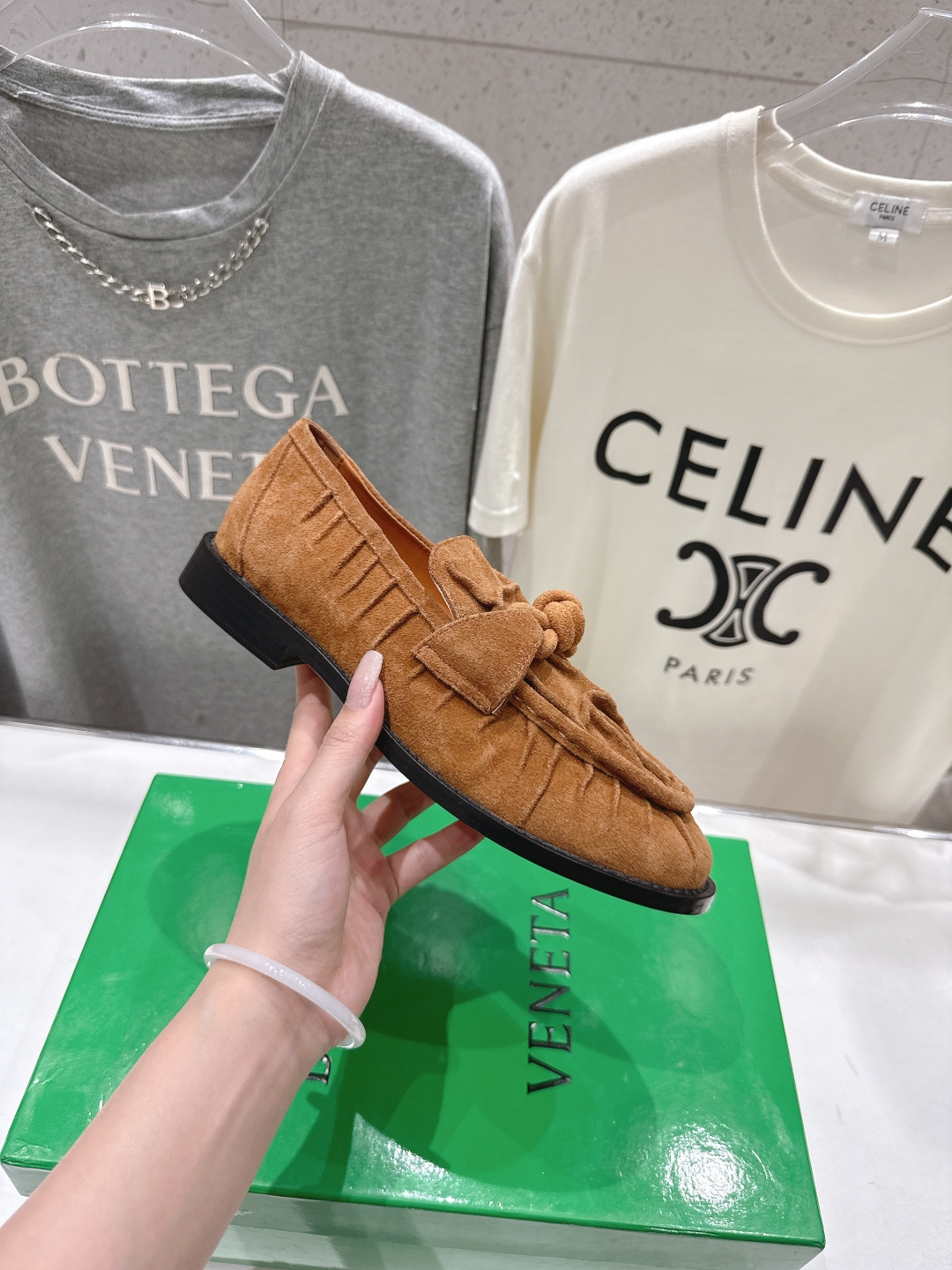 高版本出厂 Bottega Veneta/BV F065 2026ss新款老钱风褶皱皮鎏金扣饰平底乐福鞋