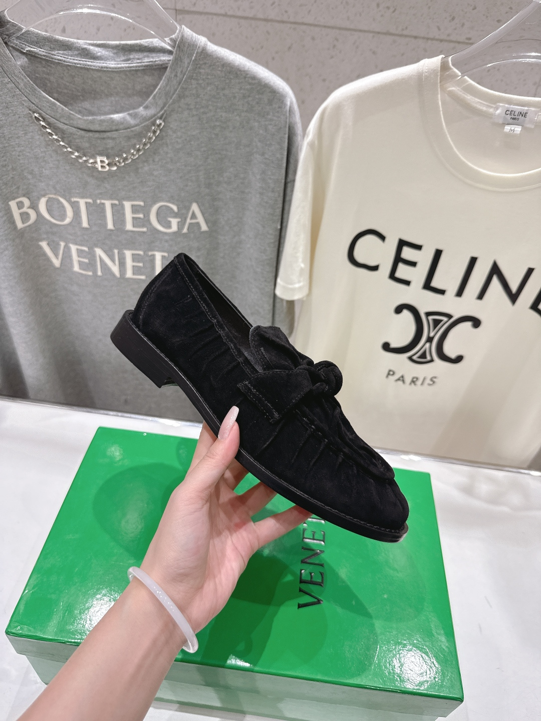 高版本出厂 Bottega Veneta/BV F065 2026ss新款老钱风褶皱皮鎏金扣饰平底乐福鞋