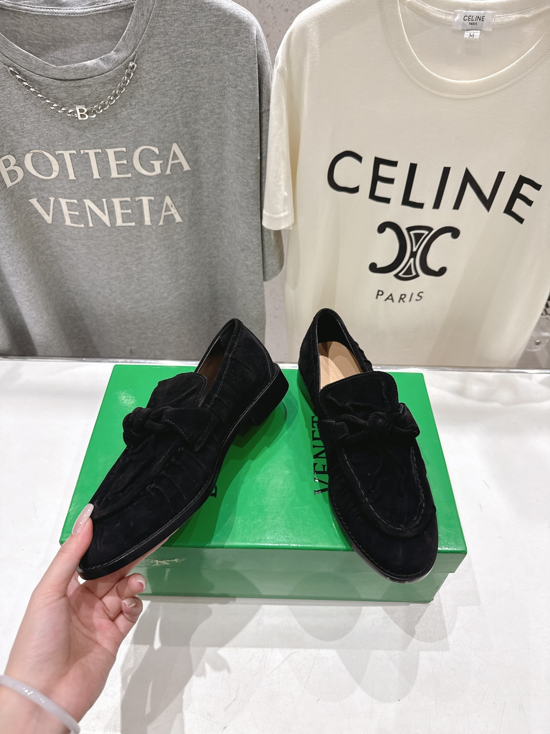 高版本出厂 Bottega Veneta/BV F065 2026ss新款老钱风褶皱皮鎏金扣饰平底乐福鞋