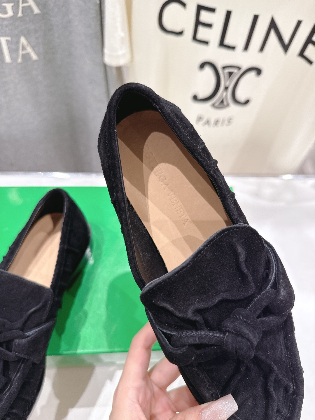 高版本出厂 Bottega Veneta/BV F065 2026ss新款老钱风褶皱皮鎏金扣饰平底乐福鞋