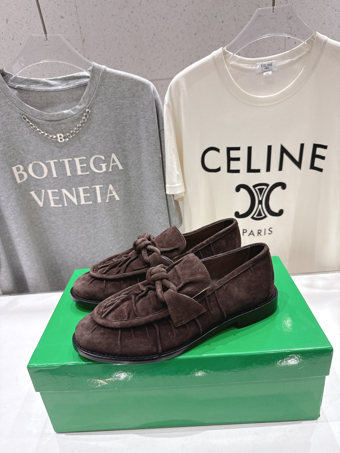 高版本出厂 Bottega Veneta/BV F065 2026ss新款老钱风褶皱皮鎏金扣饰平底乐福鞋