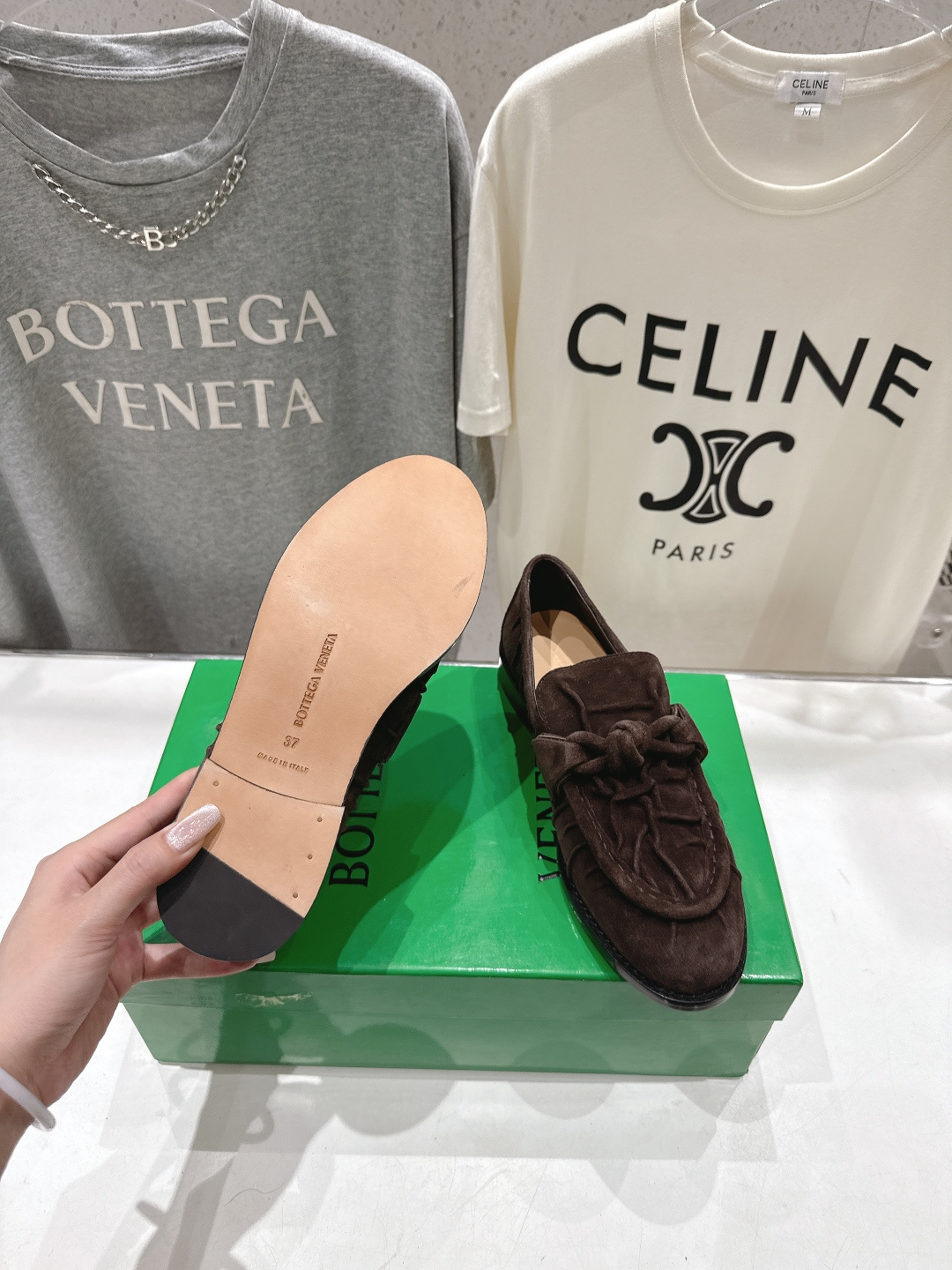 高版本出厂 Bottega Veneta/BV F065 2026ss新款老钱风褶皱皮鎏金扣饰平底乐福鞋