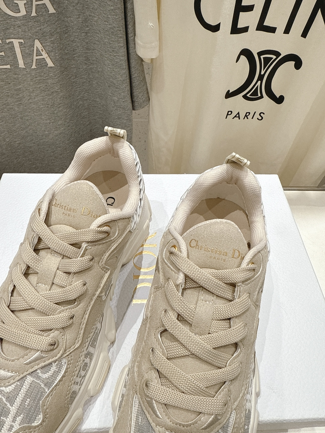 市场高版本 Dior*迪奥D家2026ss新款新色厚底休闲运动鞋老爹鞋，融入d家高定精神诠释经典跑鞋！原