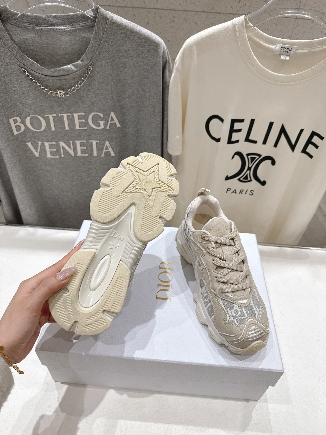 市场高版本 Dior*迪奥D家2026ss新款新色厚底休闲运动鞋老爹鞋，融入d家高定精神诠释经典跑鞋！原