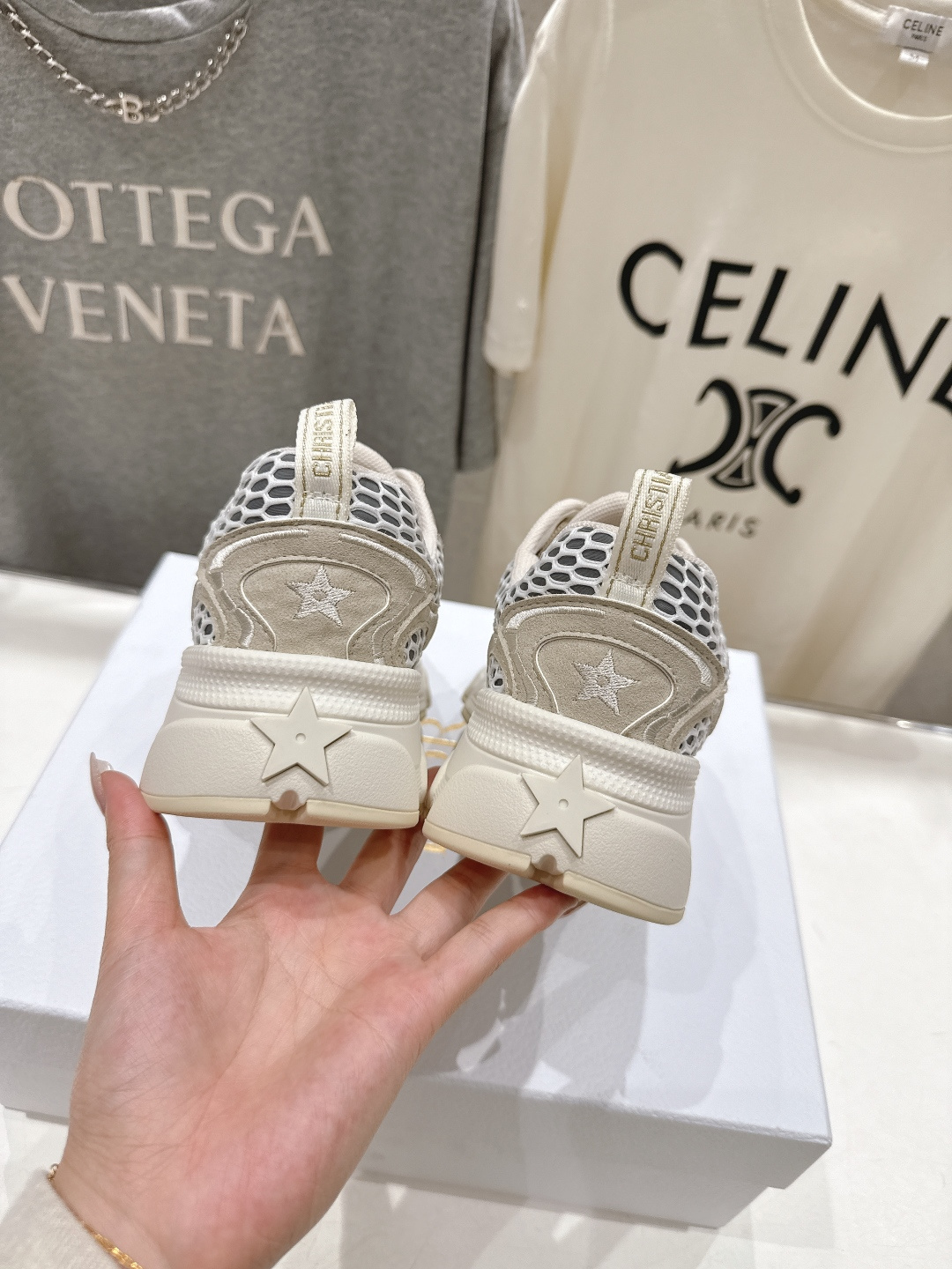 市场高版本 Dior*迪奥D家2026ss新款新色厚底休闲运动鞋老爹鞋，融入d家高定精神诠释经典跑鞋！原