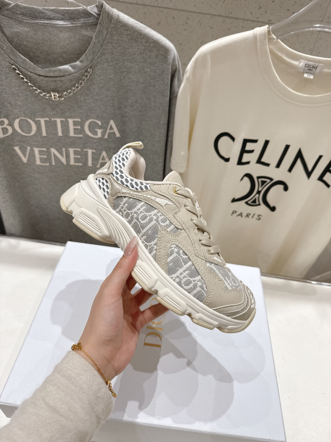 市场高版本 Dior*迪奥D家2026ss新款新色厚底休闲运动鞋老爹鞋，融入d家高定精神诠释经典跑鞋！原