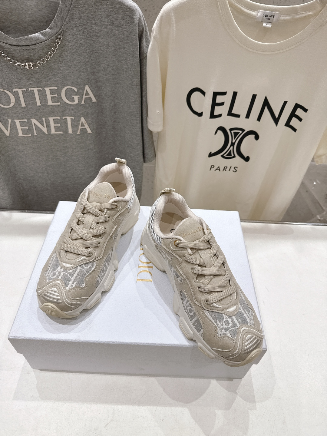 市场高版本 Dior*迪奥D家2026ss新款新色厚底休闲运动鞋老爹鞋，融入d家高定精神诠释经典跑鞋！原