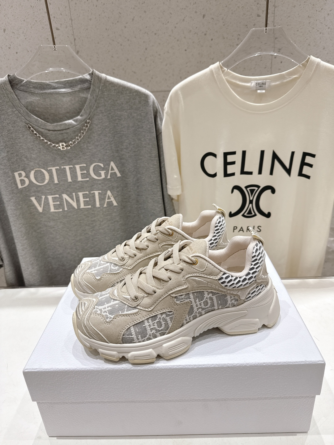 市场高版本 Dior*迪奥D家2026ss新款新色厚底休闲运动鞋老爹鞋，融入d家高定精神诠释经典跑鞋！原