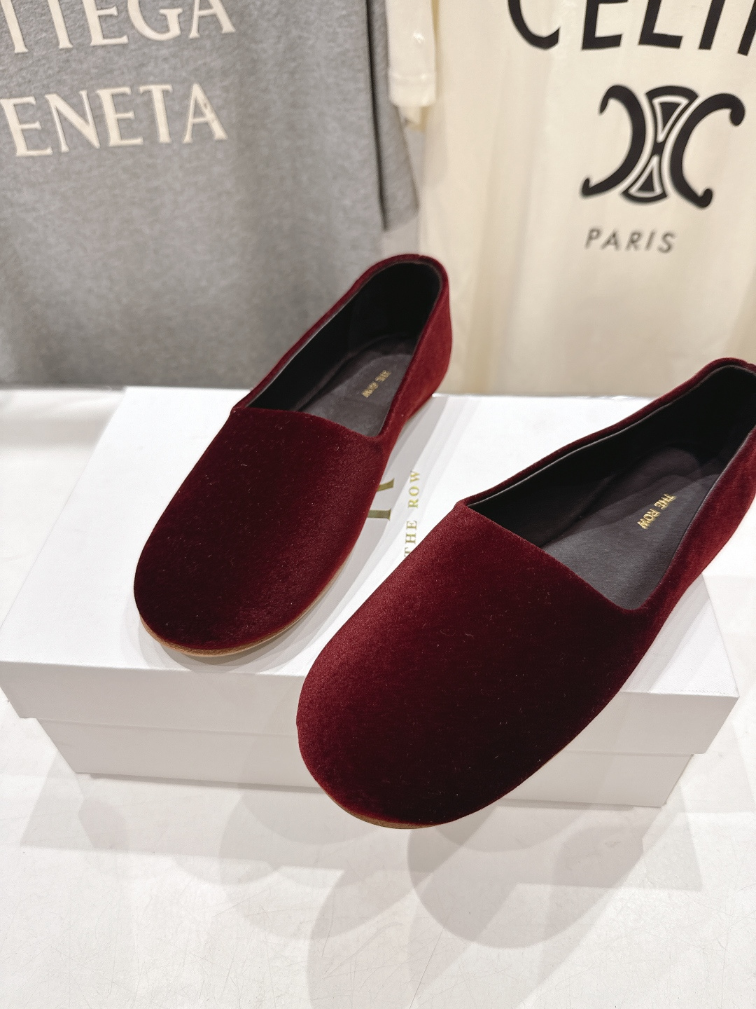 高版本出厂 The Row 2026ss官方同步爆款平底乐福鞋一脚蹬单鞋非常舒服的一款平底鞋，极简设计理