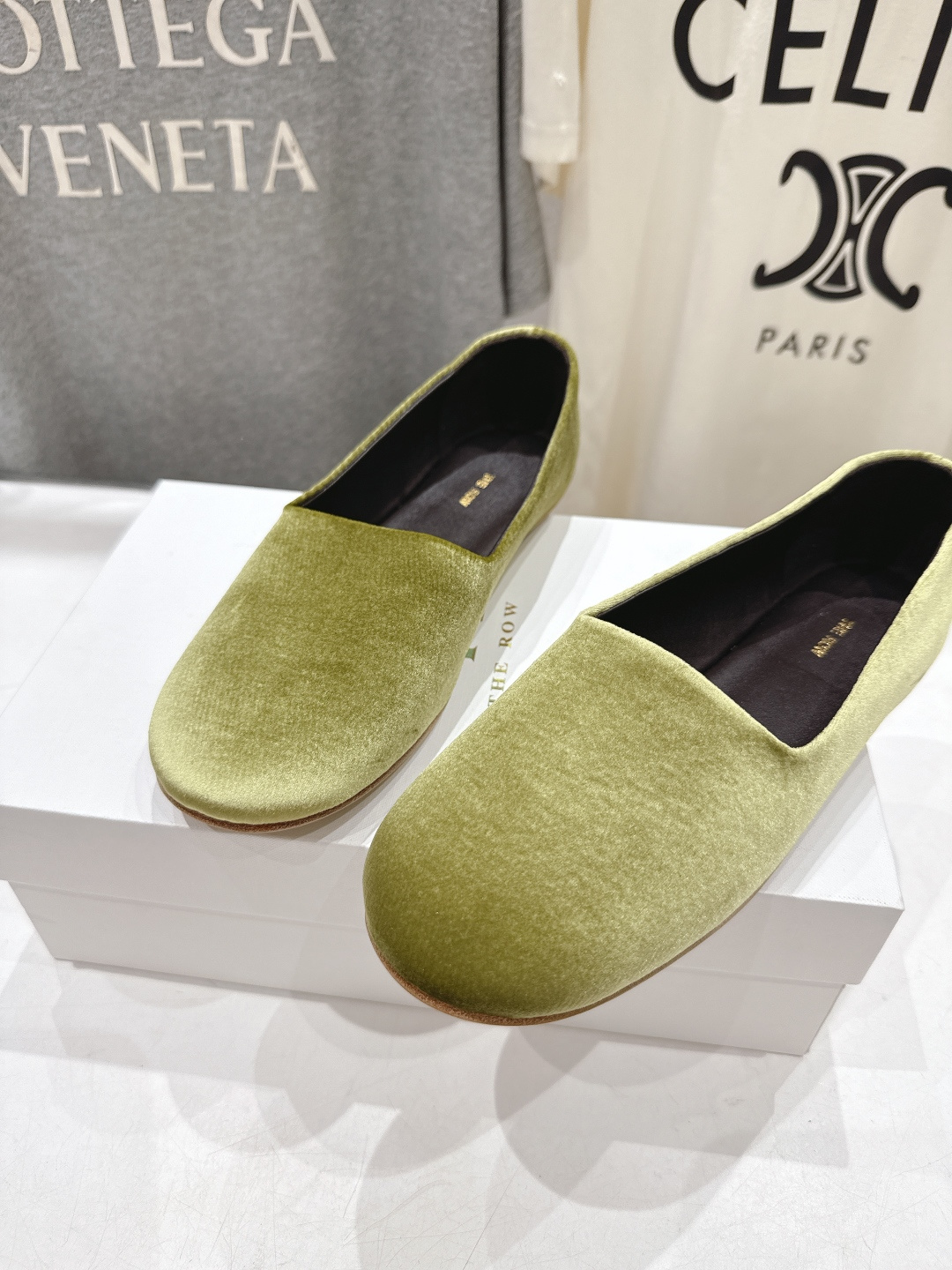 高版本出厂 The Row 2026ss官方同步爆款平底乐福鞋一脚蹬单鞋非常舒服的一款平底鞋，极简设计理