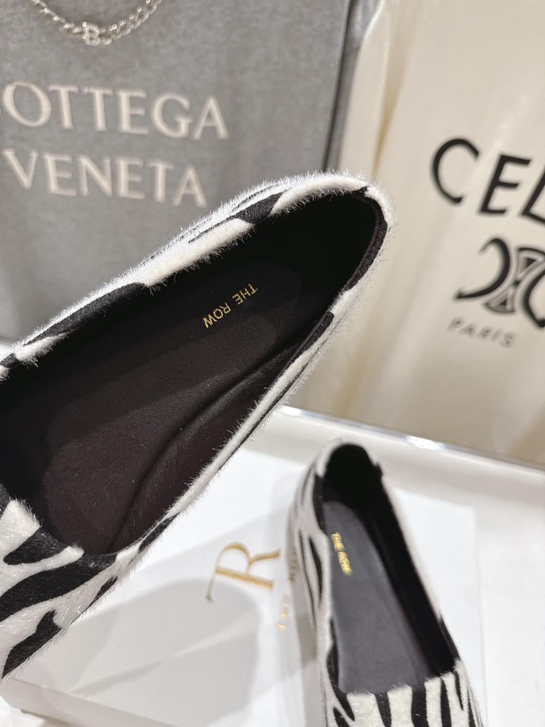 高版本出厂 The Row 2026ss官方同步爆款平底乐福鞋一脚蹬单鞋非常舒服的一款平底鞋，极简设计理