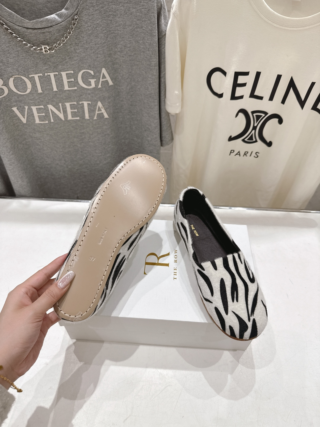 高版本出厂 The Row 2026ss官方同步爆款平底乐福鞋一脚蹬单鞋非常舒服的一款平底鞋，极简设计理