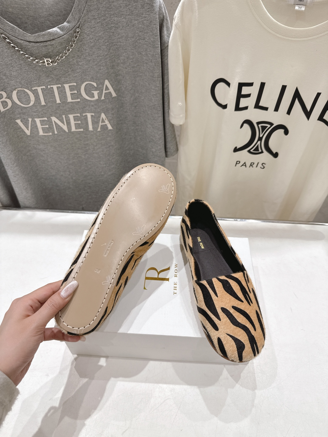 高版本出厂 The Row 2026ss官方同步爆款平底乐福鞋一脚蹬单鞋非常舒服的一款平底鞋，极简设计理