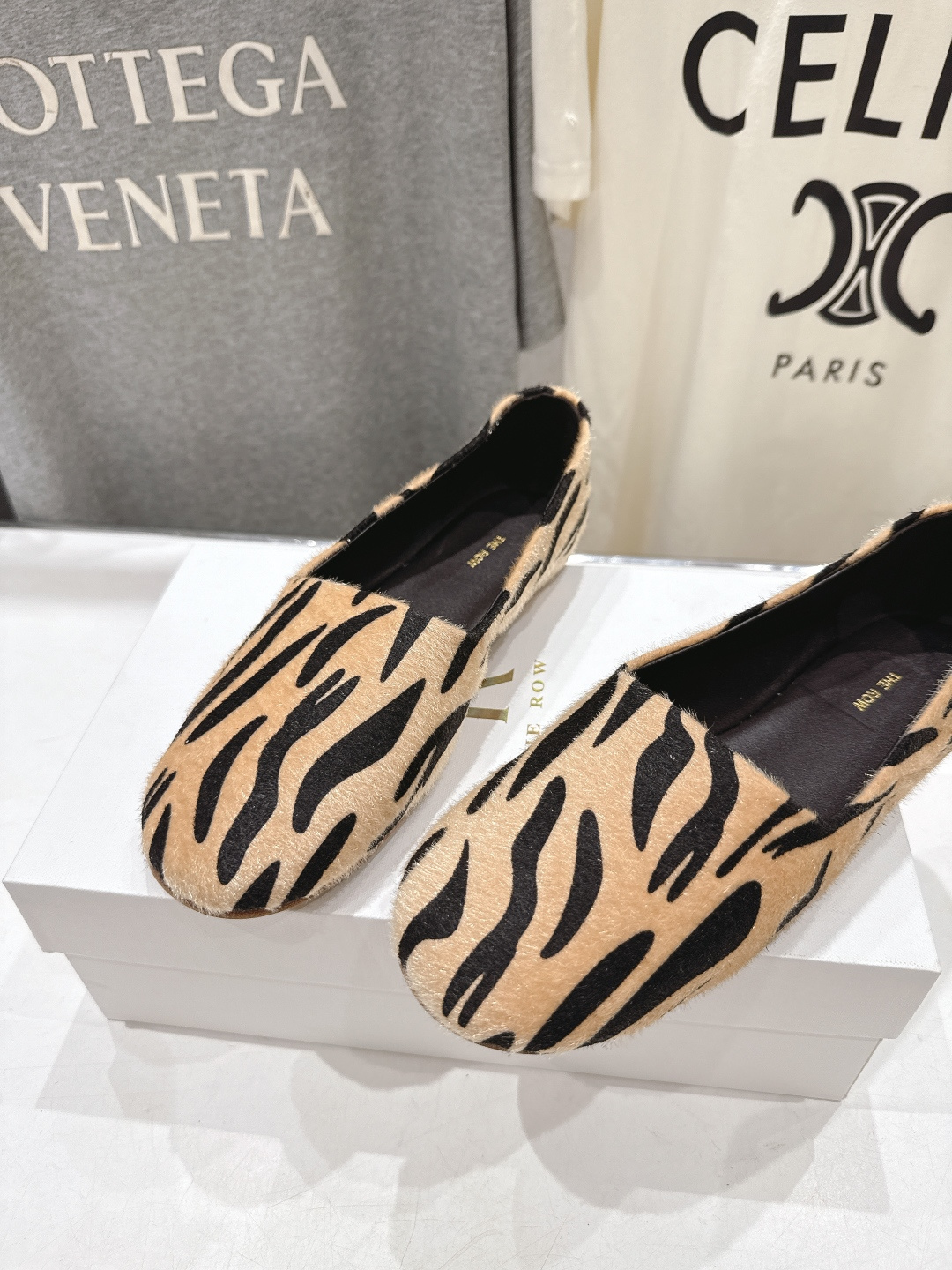 高版本出厂 The Row 2026ss官方同步爆款平底乐福鞋一脚蹬单鞋非常舒服的一款平底鞋，极简设计理