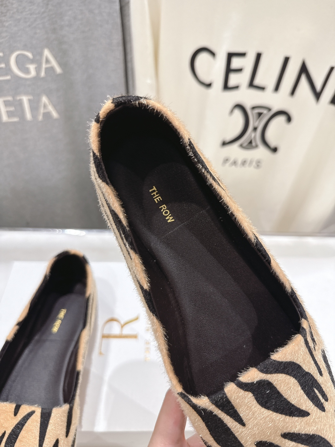 高版本出厂 The Row 2026ss官方同步爆款平底乐福鞋一脚蹬单鞋非常舒服的一款平底鞋，极简设计理