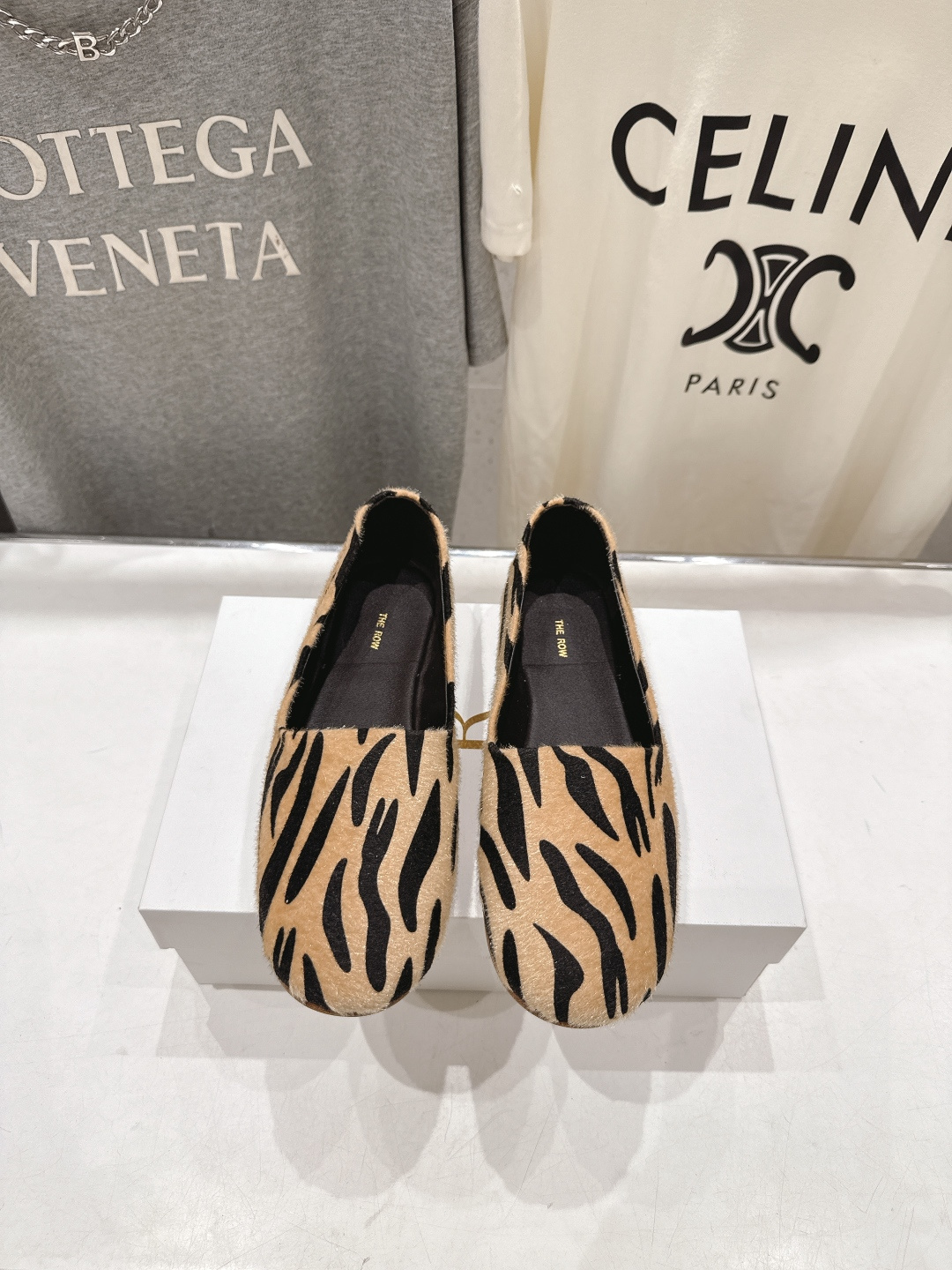 高版本出厂 The Row 2026ss官方同步爆款平底乐福鞋一脚蹬单鞋非常舒服的一款平底鞋，极简设计理