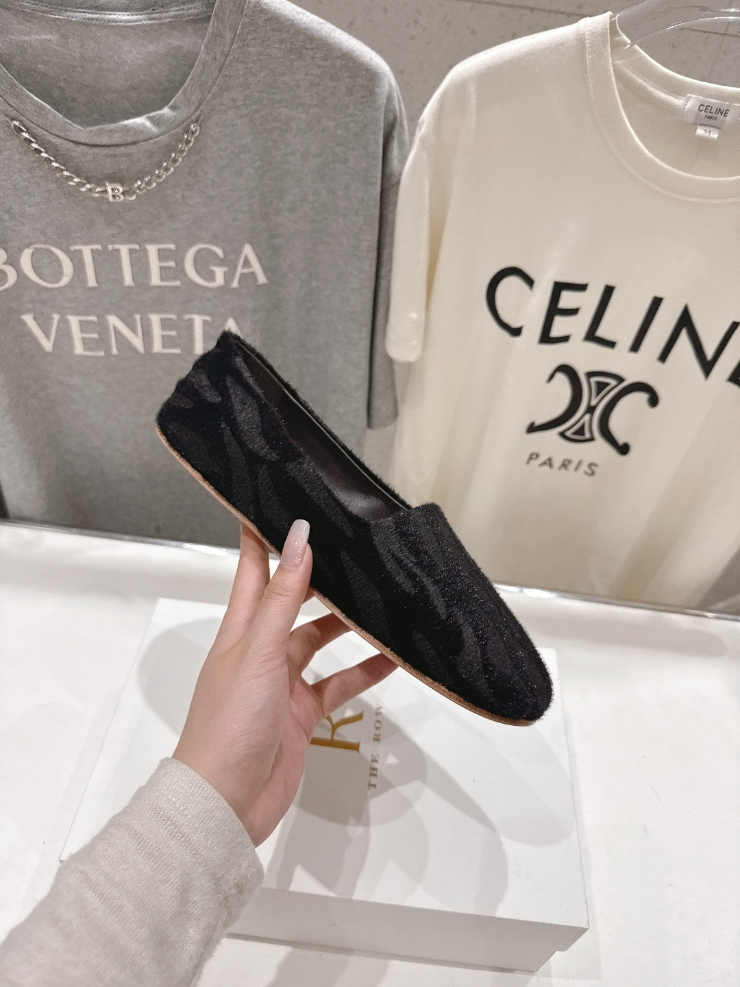 高版本出厂 The Row 2026ss官方同步爆款平底乐福鞋一脚蹬单鞋非常舒服的一款平底鞋，极简设计理