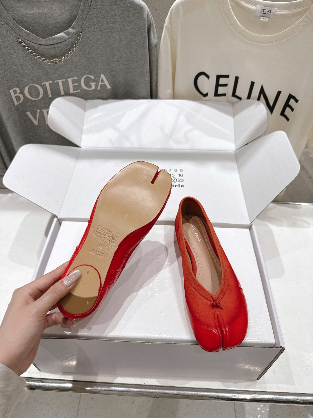 高版本出厂 MM6【Maison Magical】马吉拉2026ss官方同步新品最近超级火的喷色平底分趾