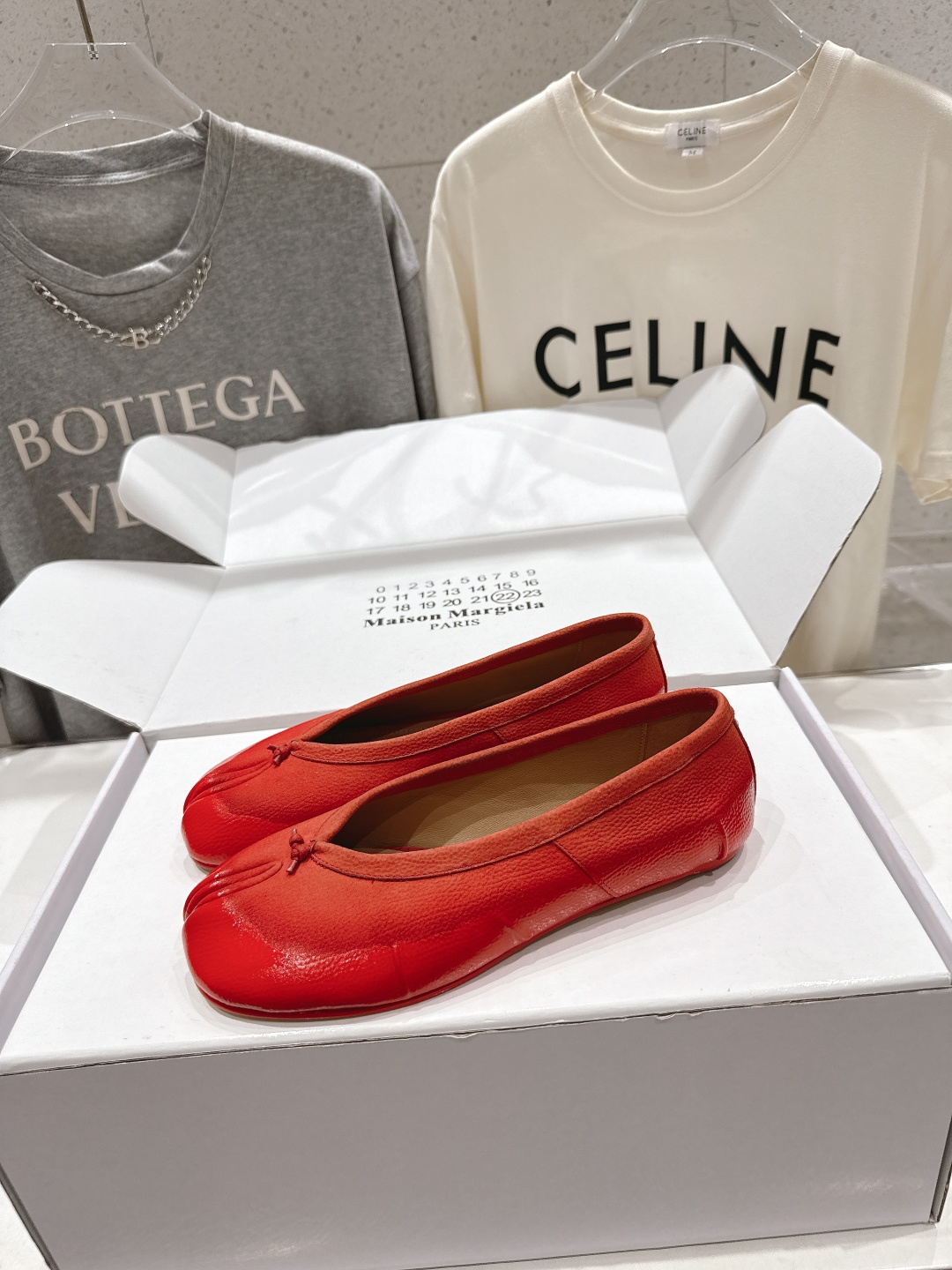 高版本出厂 MM6【Maison Magical】马吉拉2026ss官方同步新品最近超级火的喷色平底分趾