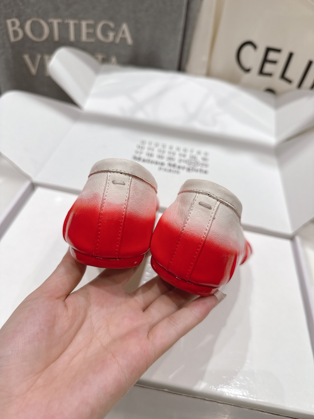 高版本出厂 MM6【Maison Magical】马吉拉2026ss官方同步新品最近超级火的喷色平底分趾