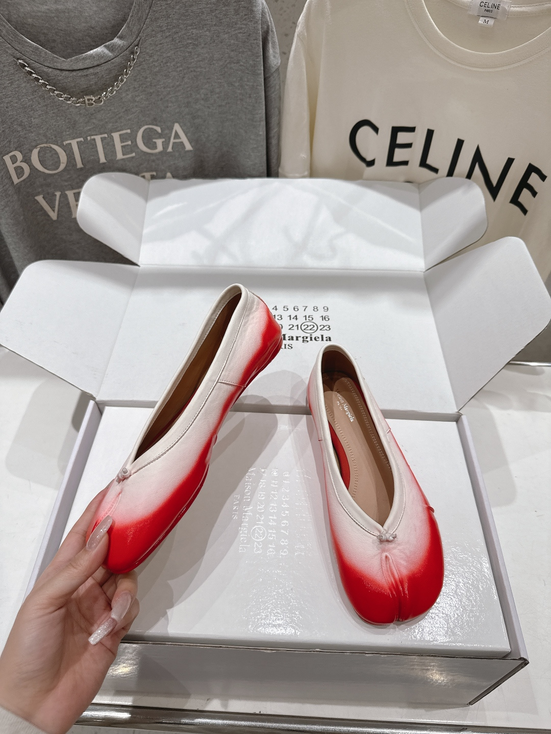 高版本出厂 MM6【Maison Magical】马吉拉2026ss官方同步新品最近超级火的喷色平底分趾