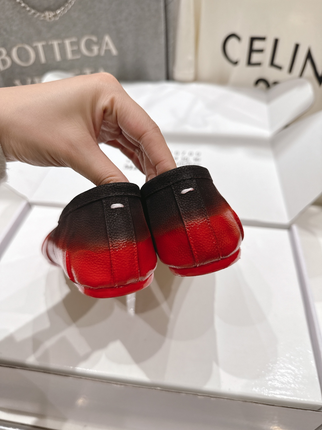 高版本出厂 MM6【Maison Magical】马吉拉2026ss官方同步新品最近超级火的喷色平底分趾