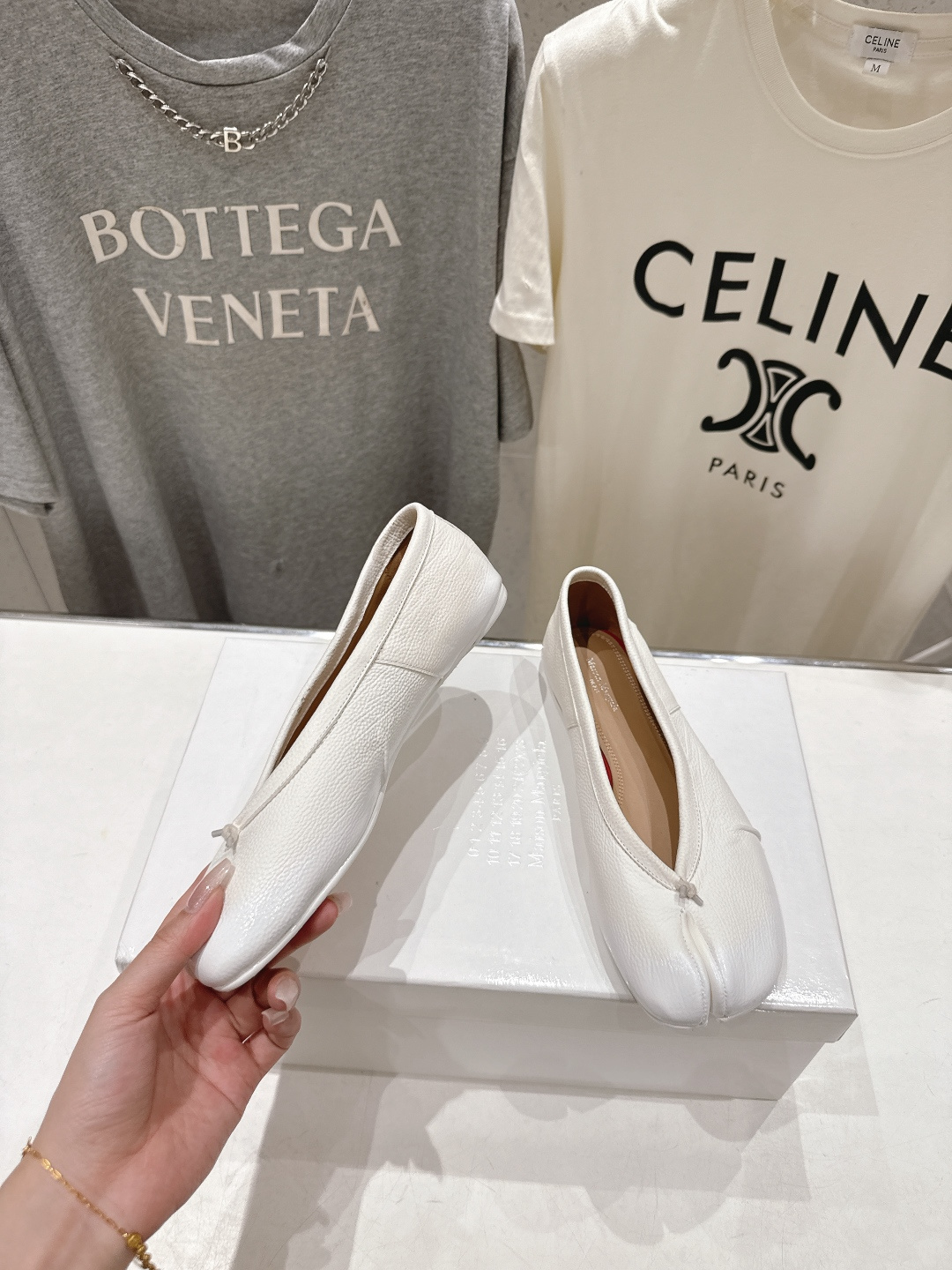 高版本出厂 MM6【Maison Magical】马吉拉2026ss官方同步新品最近超级火的喷色平底分趾