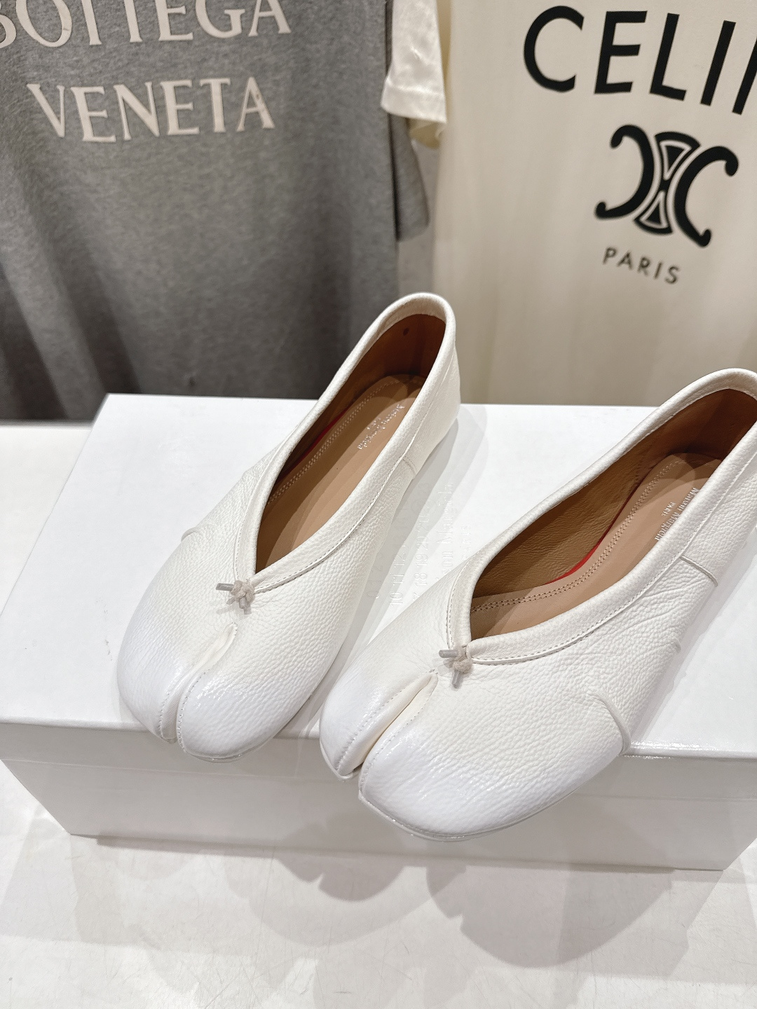 高版本出厂 MM6【Maison Magical】马吉拉2026ss官方同步新品最近超级火的喷色平底分趾