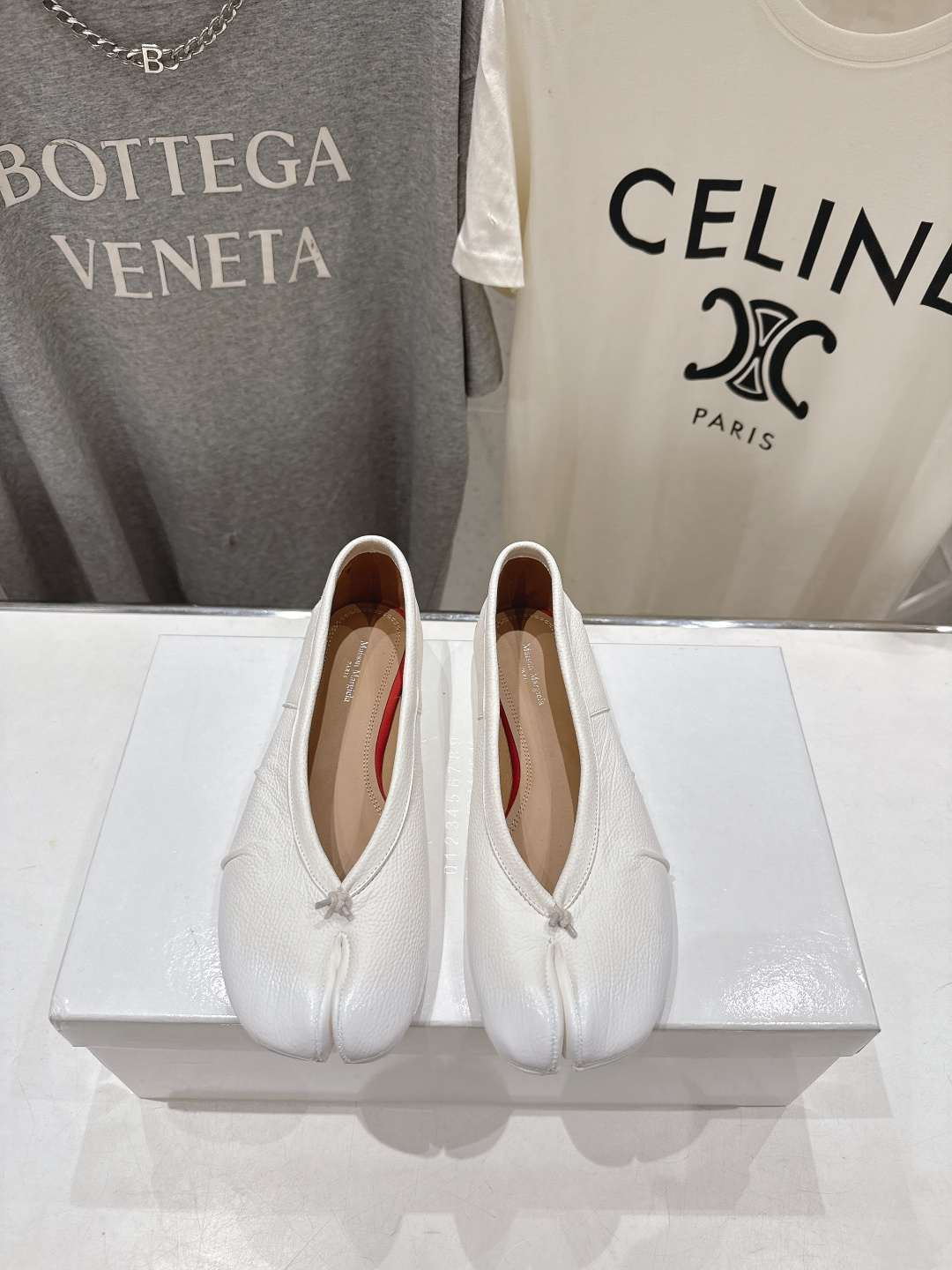 高版本出厂 MM6【Maison Magical】马吉拉2026ss官方同步新品最近超级火的喷色平底分趾