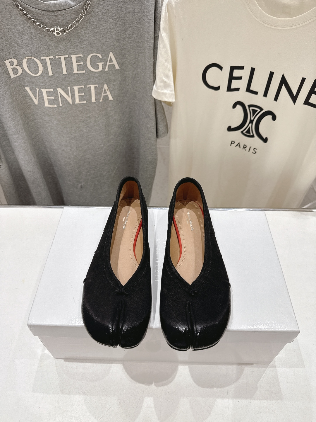 高版本出厂 MM6【Maison Magical】马吉拉2026ss官方同步新品最近超级火的喷色平底分趾