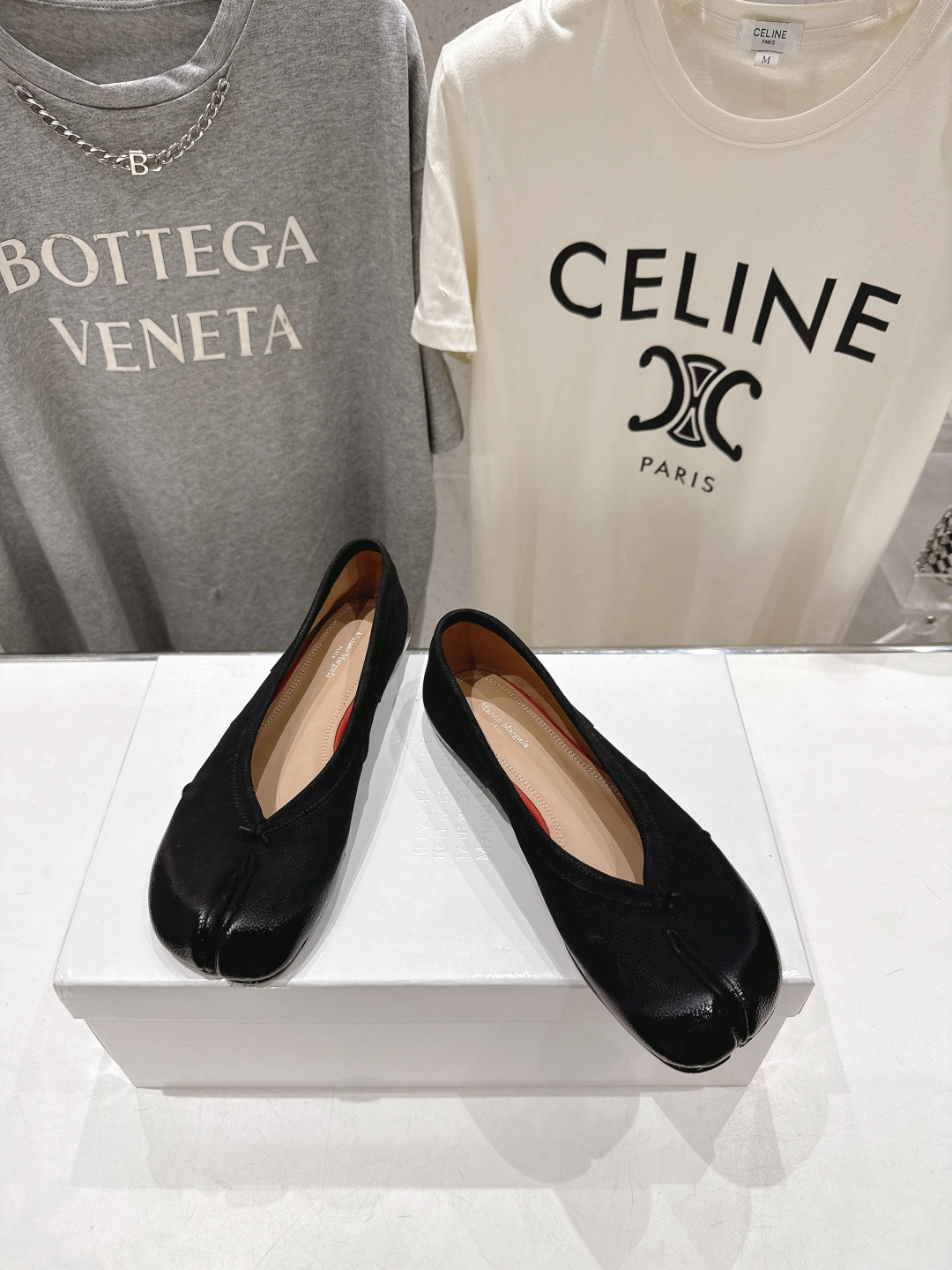 高版本出厂 MM6【Maison Magical】马吉拉2026ss官方同步新品最近超级火的喷色平底分趾