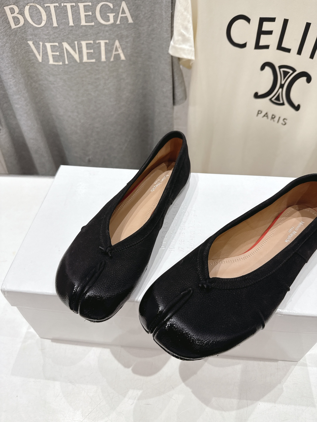 高版本出厂 MM6【Maison Magical】马吉拉2026ss官方同步新品最近超级火的喷色平底分趾