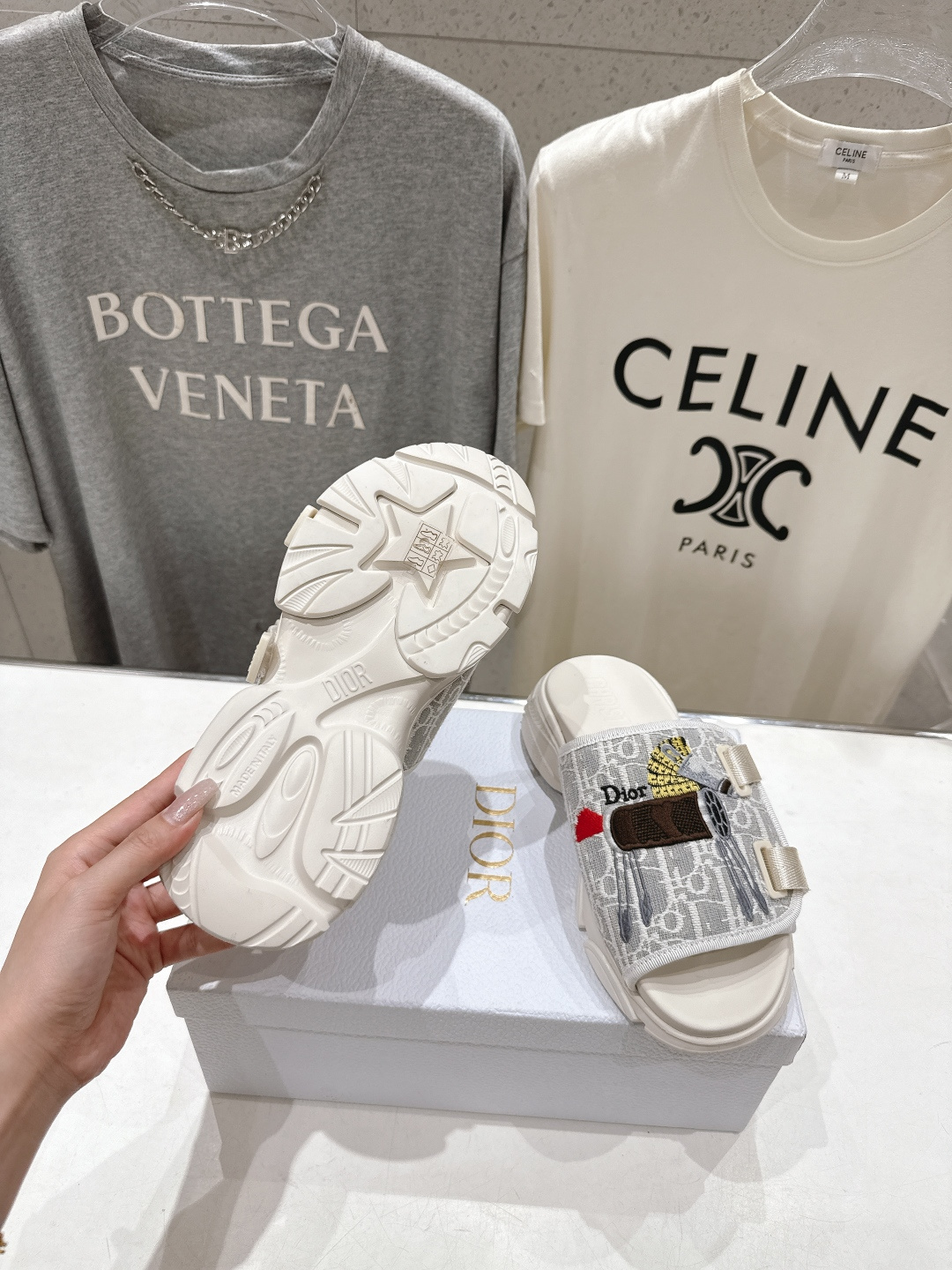 高版本出厂 【高品质】Dior*迪奥D家F019 2026ss夏季新款厚底魔术贴沙滩拖鞋～经典版型 搭配