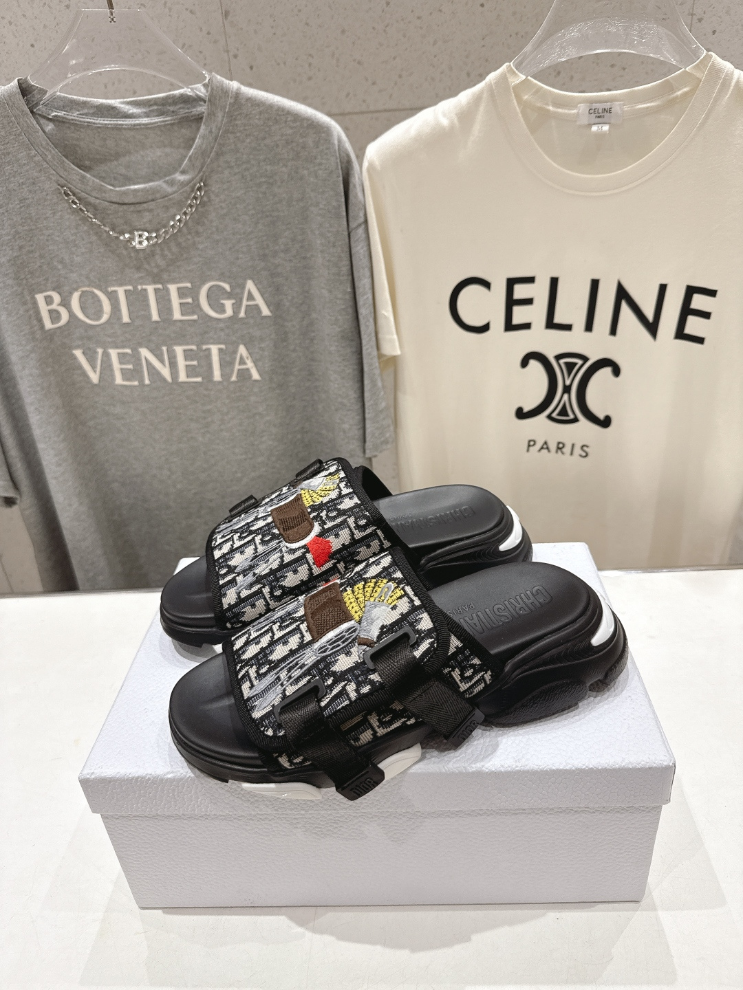 高版本出厂 【高品质】Dior*迪奥D家F019 2026ss夏季新款厚底魔术贴沙滩拖鞋～经典版型 搭配