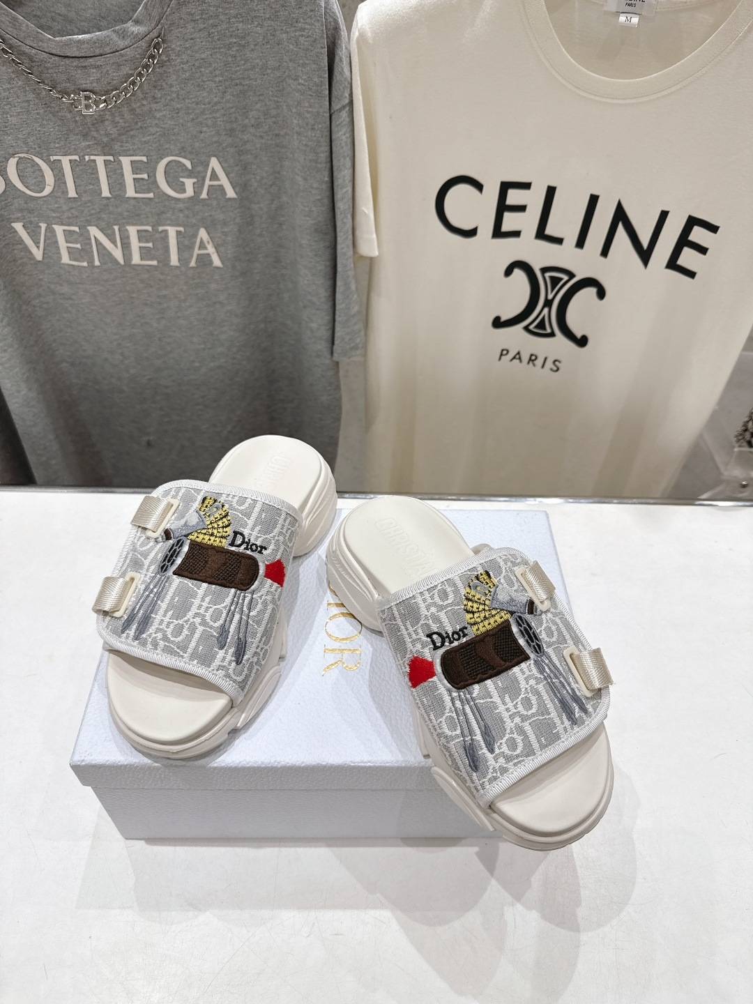 高版本出厂 【高品质】Dior*迪奥D家F019 2026ss夏季新款厚底魔术贴沙滩拖鞋～经典版型 搭配