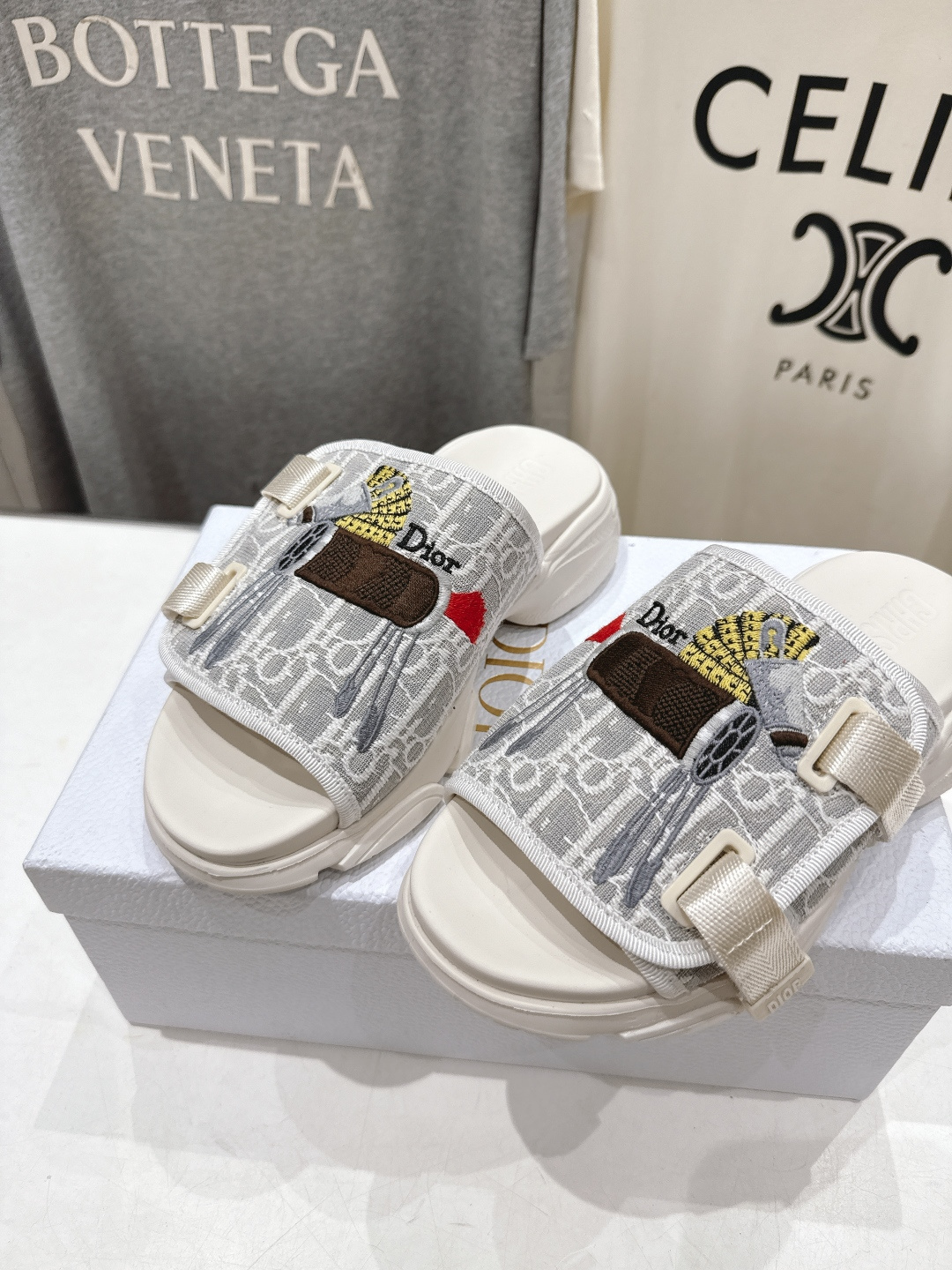 高版本出厂 【高品质】Dior*迪奥D家F019 2026ss夏季新款厚底魔术贴沙滩拖鞋～经典版型 搭配