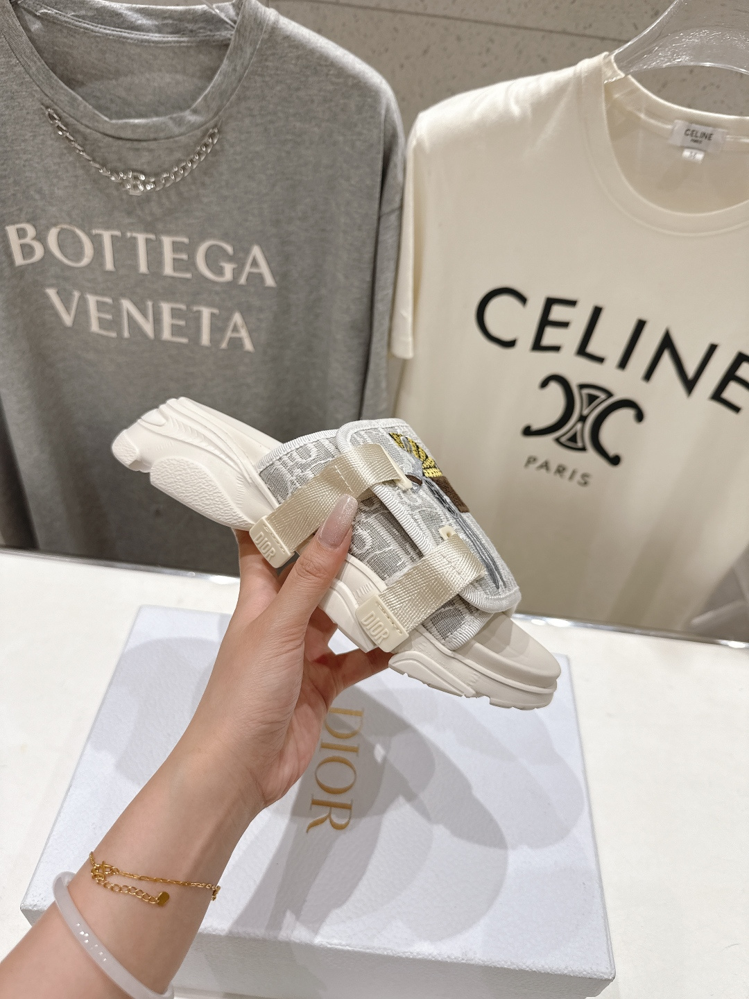 高版本出厂 【高品质】Dior*迪奥D家F019 2026ss夏季新款厚底魔术贴沙滩拖鞋～经典版型 搭配